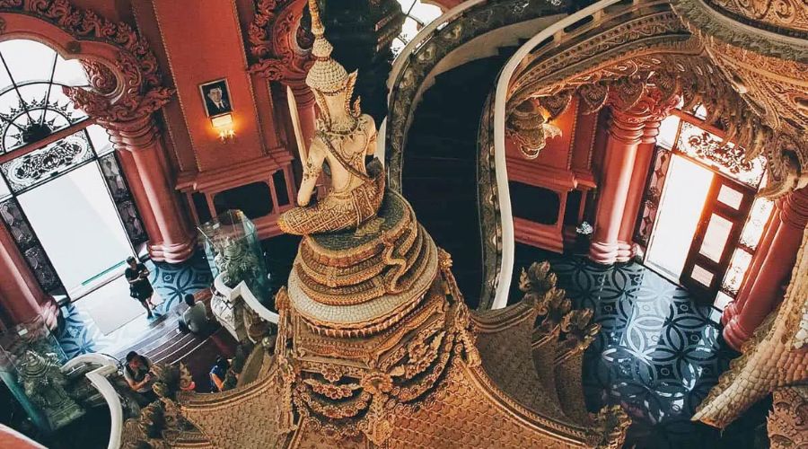 All'interno dell'edificio principale del Museo Erawan