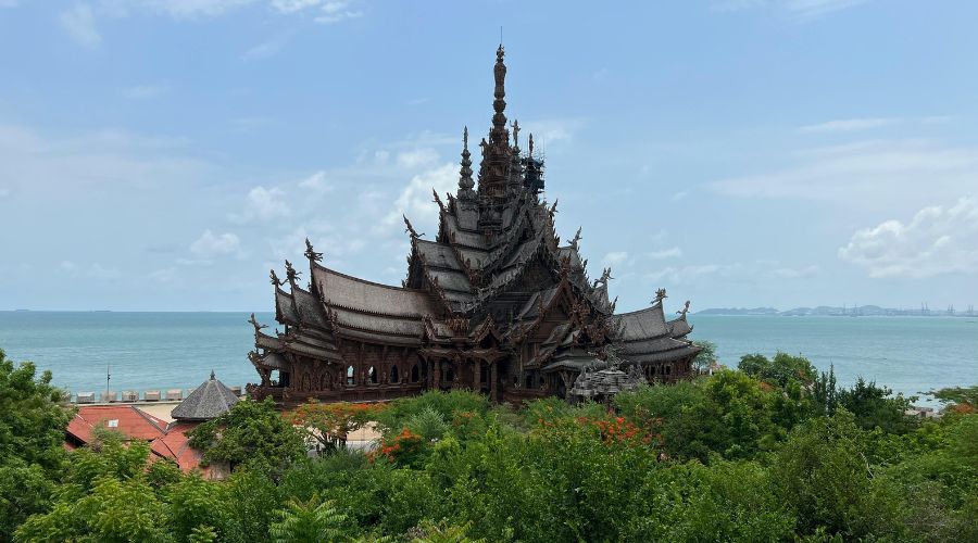 Il Fascino del Santuario della Verità a Pattaya