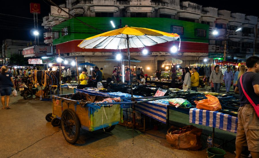 Il mercato notturno di Phayao