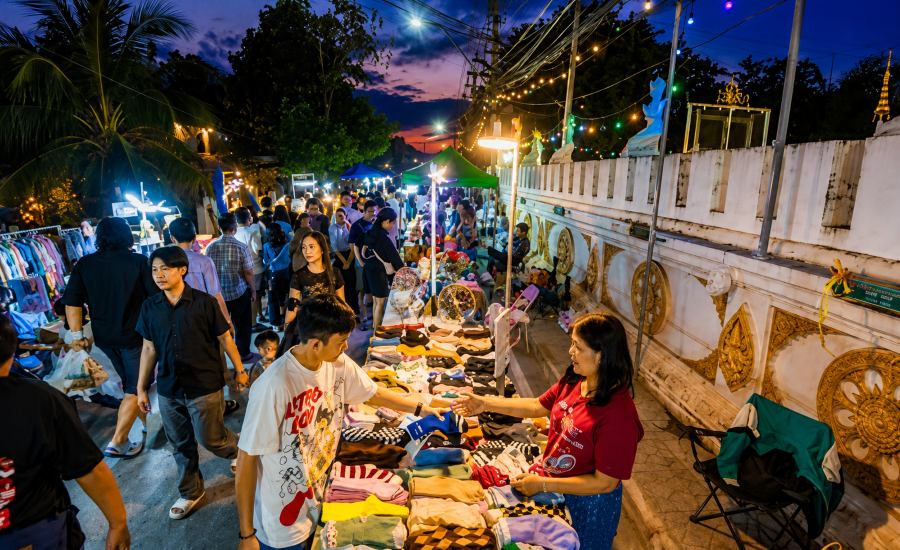 Mercato serale di Phrae