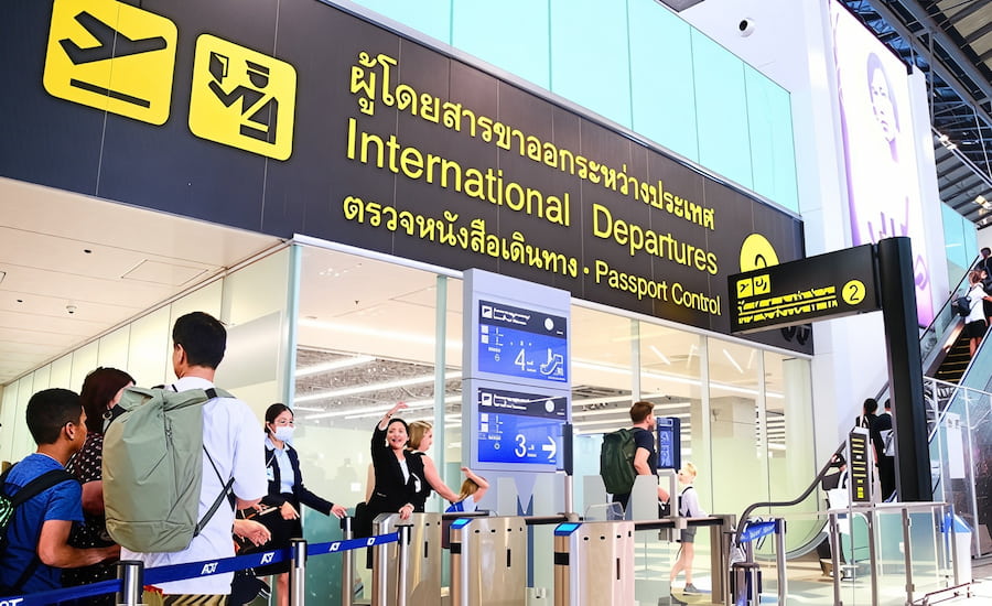 Controlli all'aeroporto per l'ingresso in Thailandia e nuove regole sui visti