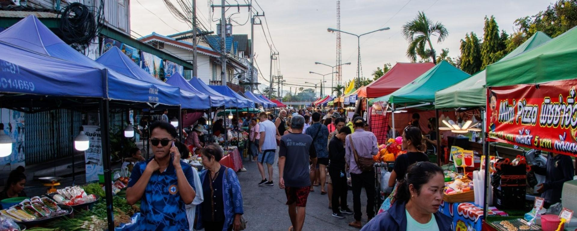 Mercato Notturno del Cha-Am Wednesday a Hua Hin 2023