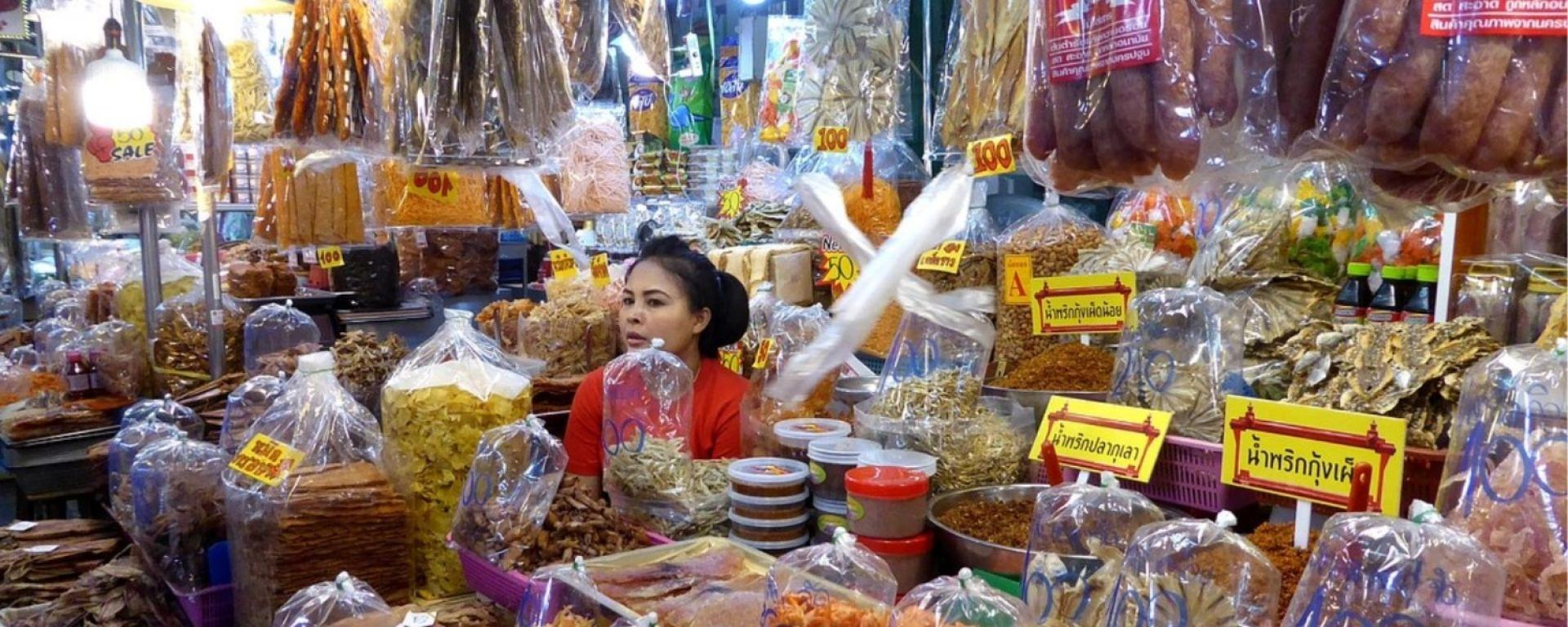 Esplora l'incantevole Mercato di Chatchai a Hua Hin