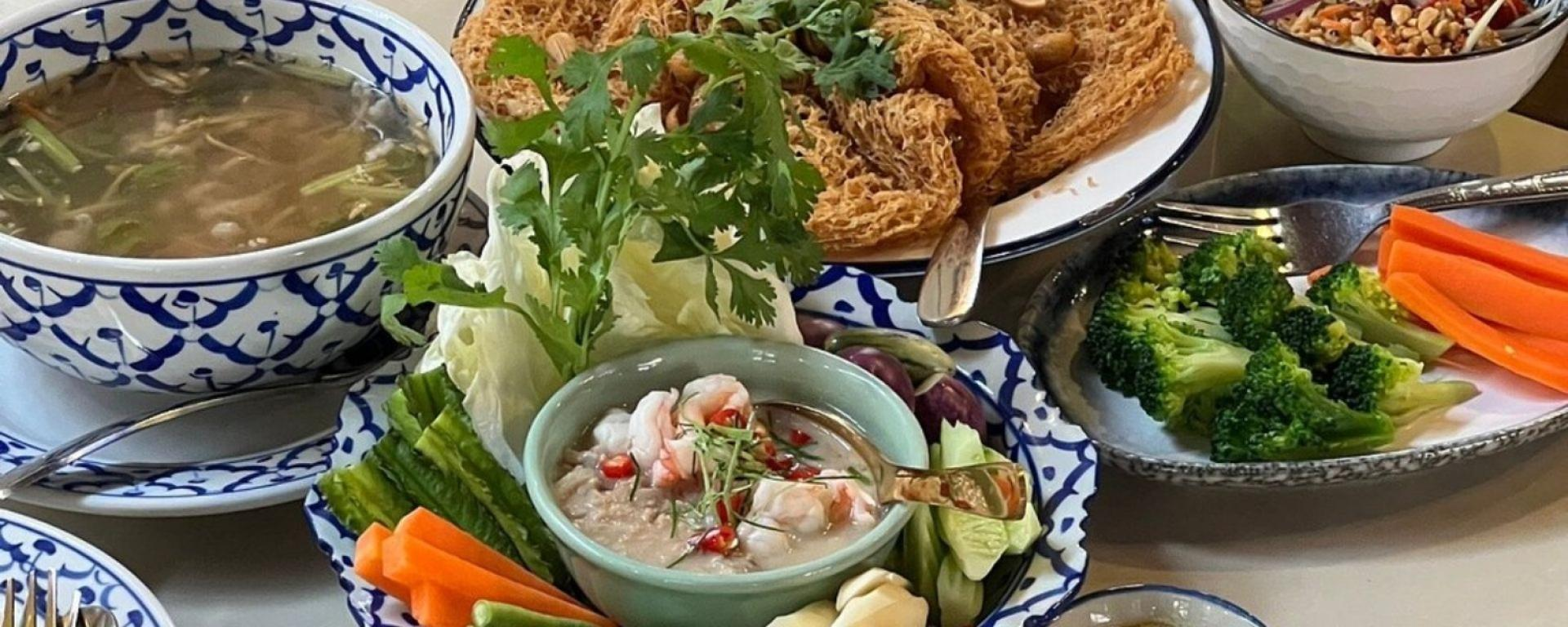 Gastronomia: Una giornata di delizie culinarie a Suphan Buri