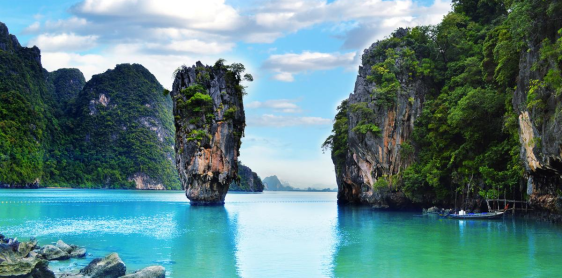 Giorno 12: Phuket - Koh Phi Phi - Phuket (B) Join-in tour gruppo con guida parlante inglese