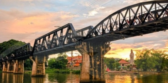 Giorno 4: Kanchanaburi - Parco di Erawan - Ayutthaya (B)