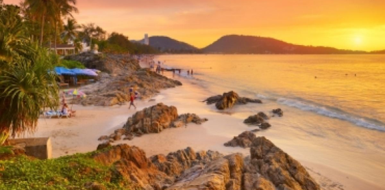 Giorno 6: Bangkok - Volo per Phuket (B) Senza guida