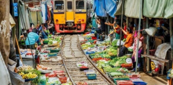 Giorno 3: Bangkok - Mercato galleggiante di Maeklong - Hua Hin (B)