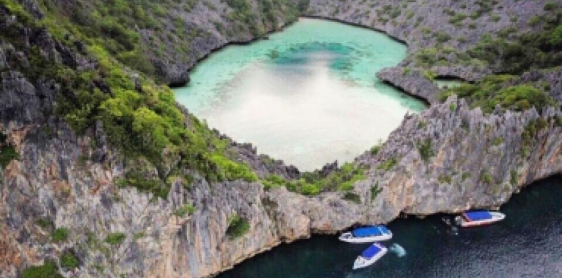 Giorno 6: Ranong - Khao Lak (B) Join tour con guida parlante inglese