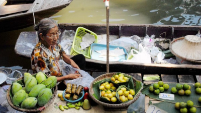 Il mercato galleggiante di Amphawa