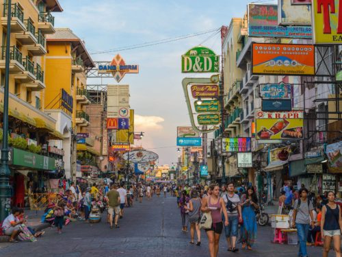 La Movimentata Khao San Road: Colore e Sapore Eccezionale a Bangkok