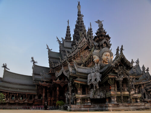Il Fascino del Santuario della Verità: Un capolavoro divino a Pattaya 2023