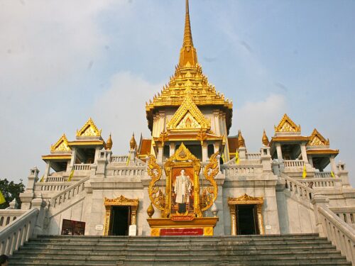 Esplorando il Meraviglioso Wat Traimit a Bangkok!