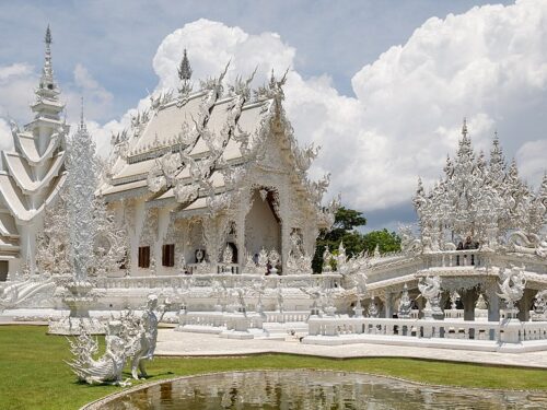 Wat Rong Khun: Un gioiello architettonico nella terra dei templi