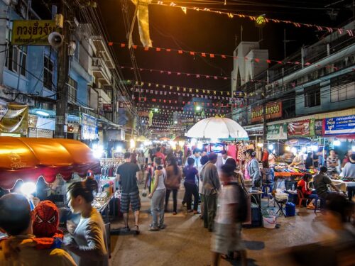 Scoprendo la vivace atmosfera del Night Bazaar di Chiang Rai