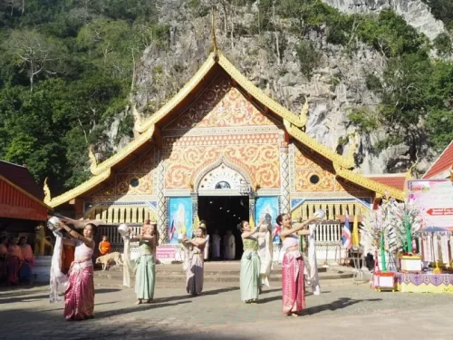 Wat Tham Pla – Tempio della Grotta dei Pesci 2023